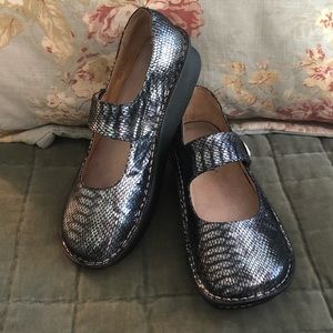Algeria Paloma Pewter Charmer Mary Janes, SZ 39